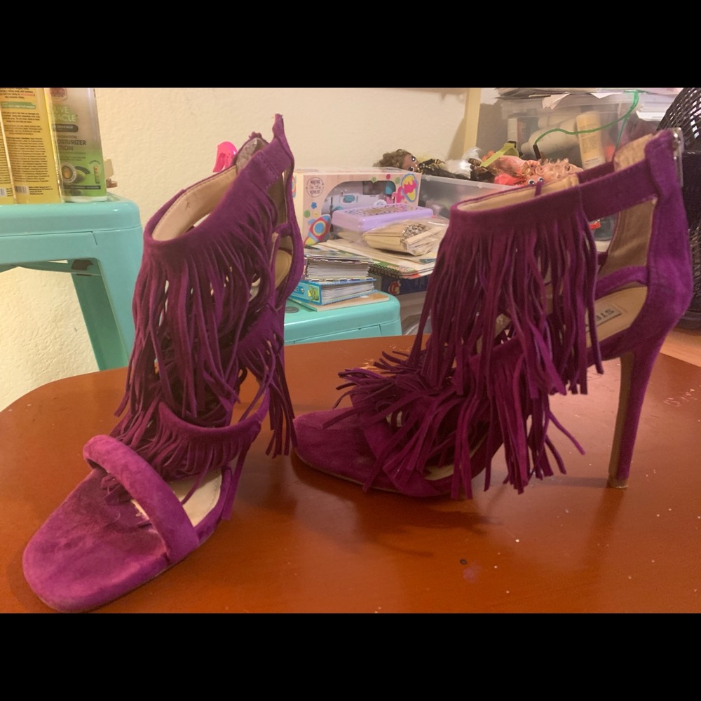 Purple fringe heel